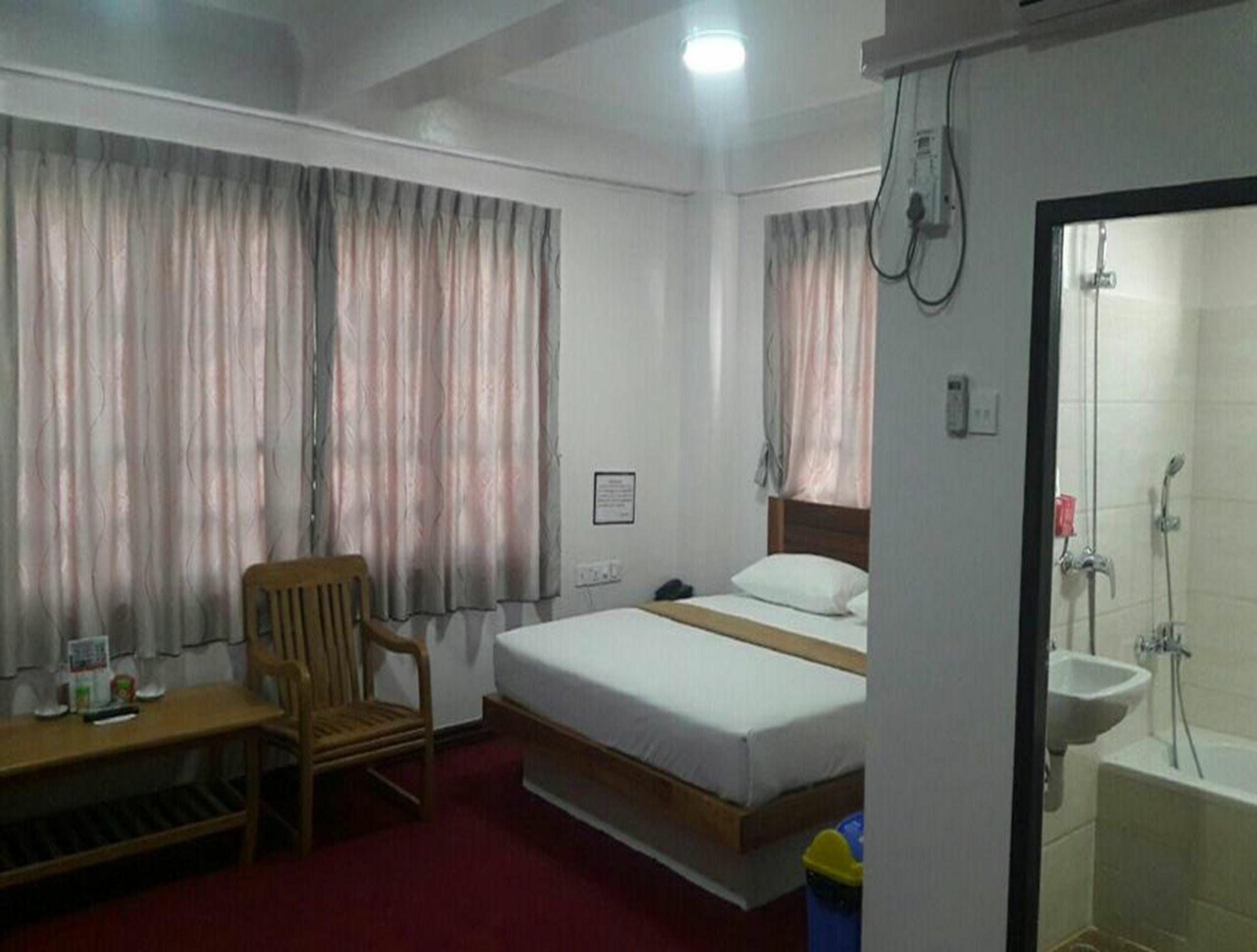 Venus Star Hotel Янгон Экстерьер фото